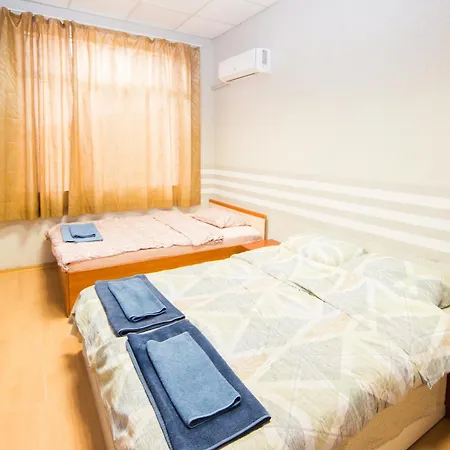 Downtown - 2 Separate - Relax - Up To 6 Guests Max *