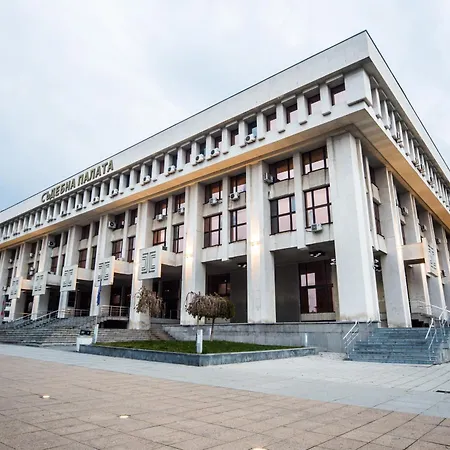 アパート Summer Downtown - Compact Basic Flat - 1st Floor ブルガス