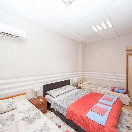 Summer Downtown - Compact Basic Flat - 1st Floor *