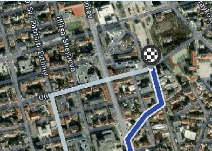 Summer Downtown - Compact Basic Flat - 1st Floor Apartment *