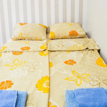 Downtown - 2 Separate - Relax - Up To 6 Guests Max