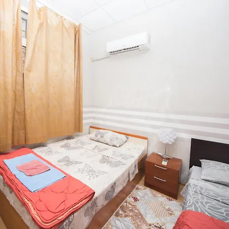 Summer Downtown - Compact Basic Flat - 1st Floor Appartement