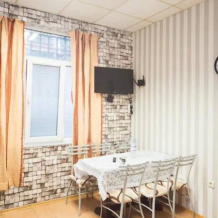 Summer Downtown - Compact Basic Flat - 1st Floor Daire *